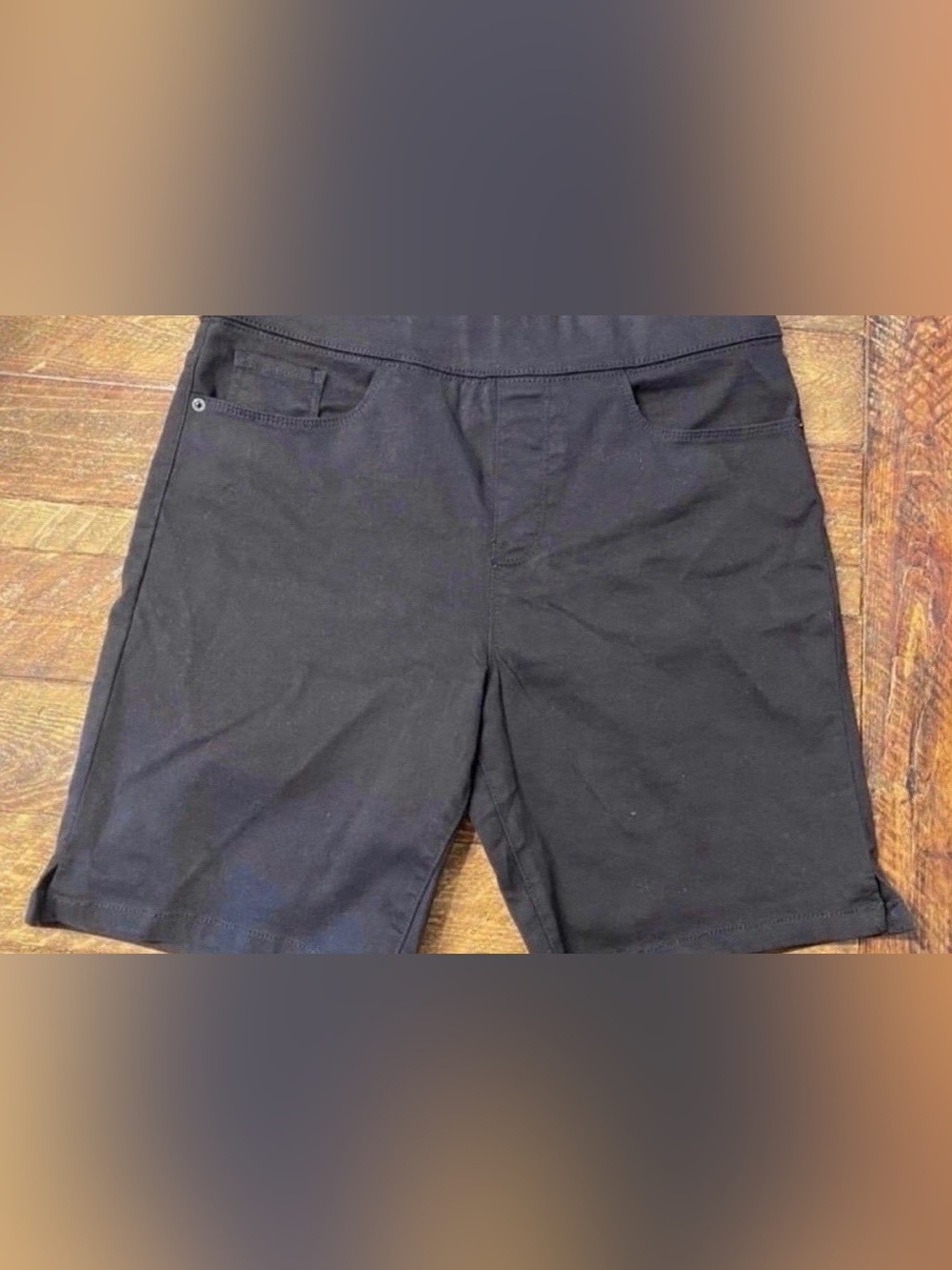 Brand New Women’s DKNY Black Stretch Casual Shorts (Size M)